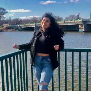 Meet your Posher, Genesis de los angeles